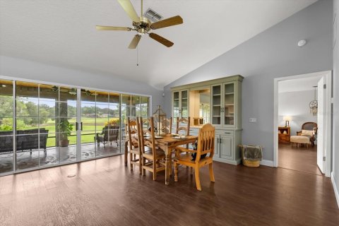 House in Clermont, Florida 3 bedrooms, 192.68 sq.m. № 1919689 - photo 9