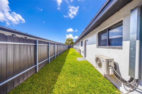 Apartamento en alquiler en Pompano Beach, Florida, 2 dormitorios, 106.84 m2 № 1971944 - foto 20