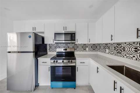 Apartamento en alquiler en Pompano Beach, Florida, 2 dormitorios, 106.84 m2 № 1971944 - foto 10