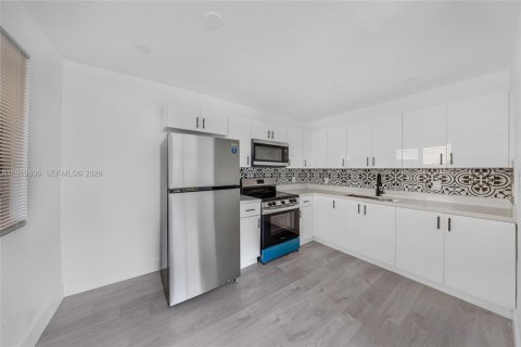 Apartamento en alquiler en Pompano Beach, Florida, 2 dormitorios, 106.84 m2 № 1971944 - foto 13