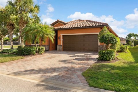 Villa ou maison à vendre à Fort Myers, Floride: 4 chambres, 188.78 m2 № 2321677 - photo 2