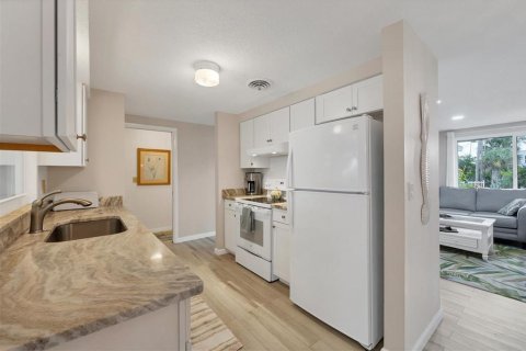 Villa ou maison à vendre à Englewood, Floride: 2 chambres, 110 m2 № 2354770 - photo 12