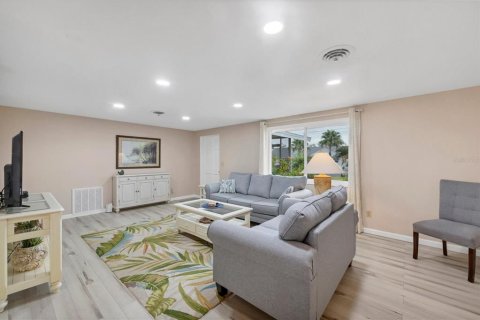 Villa ou maison à vendre à Englewood, Floride: 2 chambres, 110 m2 № 2354770 - photo 10