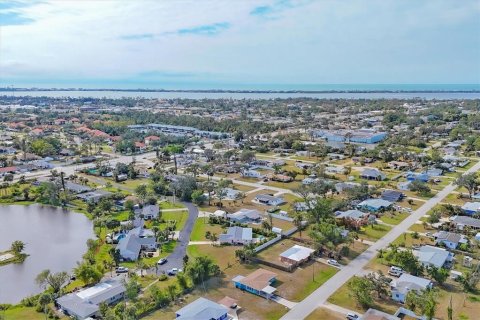 Villa ou maison à vendre à Englewood, Floride: 2 chambres, 110 m2 № 2354770 - photo 2