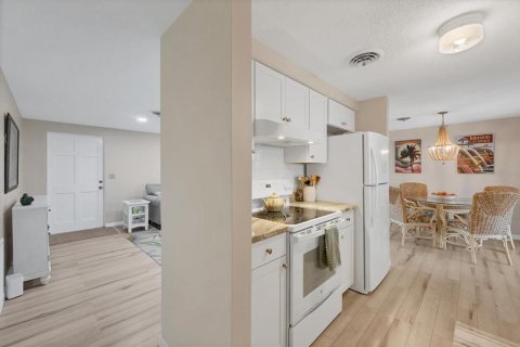 Villa ou maison à vendre à Englewood, Floride: 2 chambres, 110 m2 № 2354770 - photo 13