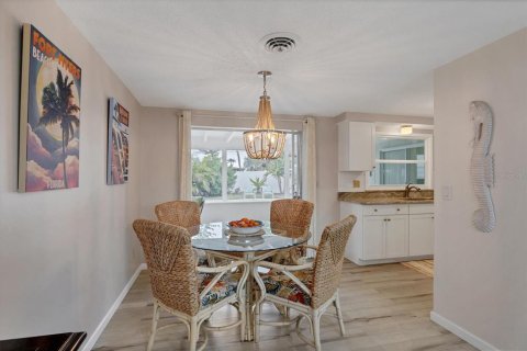 Villa ou maison à vendre à Englewood, Floride: 2 chambres, 110 m2 № 2354770 - photo 17