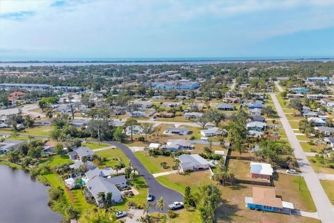 Villa ou maison à vendre à Englewood, Floride: 2 chambres, 110 m2 № 2354770 - photo 3