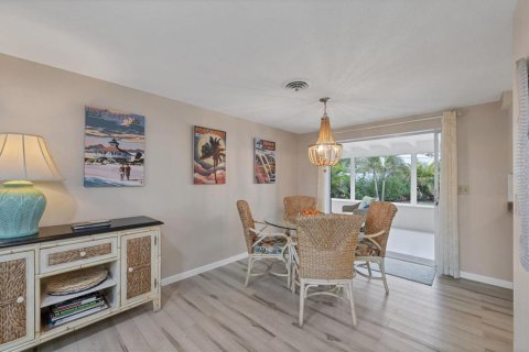 Villa ou maison à vendre à Englewood, Floride: 2 chambres, 110 m2 № 2354770 - photo 16