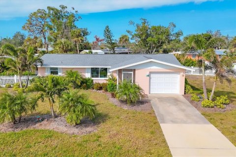 Casa en Englewood, Florida 2 dormitorios, 110 m2 № 2354770