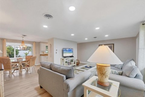 Villa ou maison à vendre à Englewood, Floride: 2 chambres, 110 m2 № 2354770 - photo 11