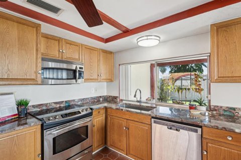 House in New Port Richey, Florida 3 bedrooms, 137.68 sq.m. № 1569232 - photo 9