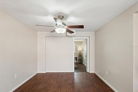 House in New Port Richey, Florida 3 bedrooms, 137.68 sq.m. № 1569232 - photo 25