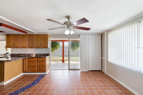 House in New Port Richey, Florida 3 bedrooms, 137.68 sq.m. № 1569232 - photo 8