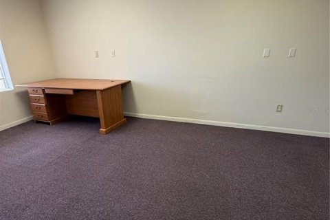 Propiedad comercial en alquiler en Port Richey, Florida, 698.63 m2 № 1847083 - foto 11