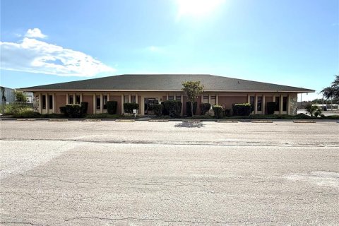 Immobilier commercial à louer à Port Richey, Floride: 698.63 m2 № 1847083 - photo 1