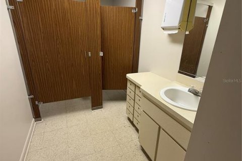 Immobilier commercial à louer à Port Richey, Floride: 698.63 m2 № 1847083 - photo 19