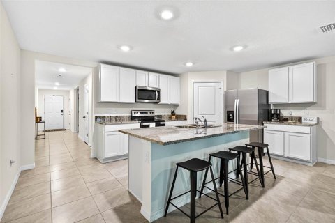 Casa en venta en Spring Hill, Florida, 4 dormitorios, 170.01 m2 № 1816885 - foto 5