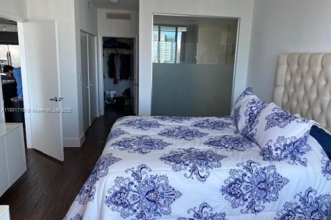 Condo in Miami, Florida, 2 bedrooms  № 1861991 - photo 5