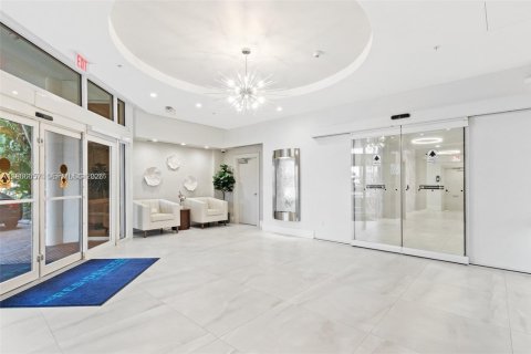 Condominio en alquiler en Hollywood, Florida, 1 dormitorio, 84.63 m2 № 2028831 - foto 4