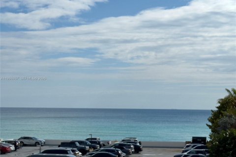 Condominio en alquiler en Hollywood, Florida, 1 dormitorio, 84.63 m2 № 2028831 - foto 25