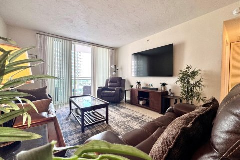 Condominio en alquiler en Hollywood, Florida, 1 dormitorio, 84.63 m2 № 2028831 - foto 15