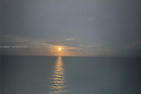 Condominio en alquiler en Hollywood, Florida, 1 dormitorio, 84.63 m2 № 2028831 - foto 26