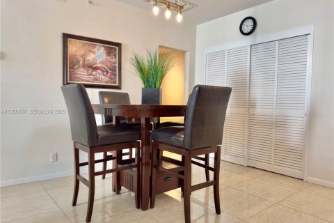 Condominio en alquiler en Hollywood, Florida, 1 dormitorio, 84.63 m2 № 2028831 - foto 10