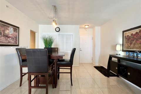 Condominio en alquiler en Hollywood, Florida, 1 dormitorio, 84.63 m2 № 2028831 - foto 11