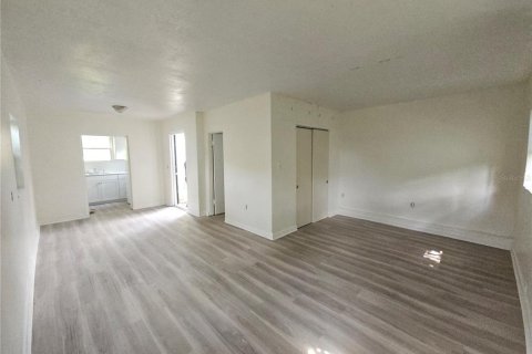 Apartamento en alquiler en Orlando, Florida, 2 habitaciones, 55.74 m2 № 2258556 - foto 3