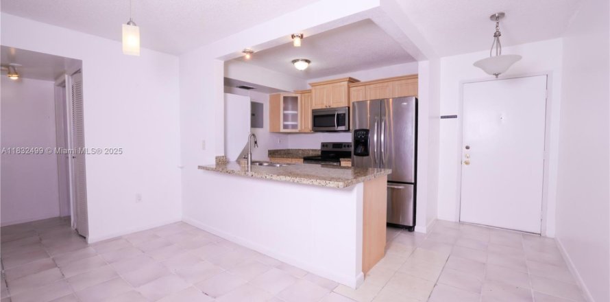 Condo in Miami, Florida, 2 bedrooms № 1888773