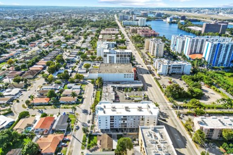 Copropriété à vendre à Miami, Floride: 3 chambres, 94.76 m2 № 1973357 - photo 22