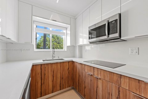 Copropriété à vendre à Miami, Floride: 3 chambres, 94.76 m2 № 1973357 - photo 2