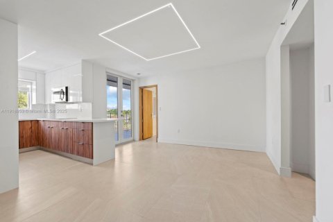 Copropriété à vendre à Miami, Floride: 3 chambres, 94.76 m2 № 1973357 - photo 8