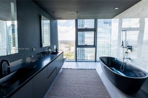 Condo in Miami, Florida, 4 bedrooms  № 1730587 - photo 10