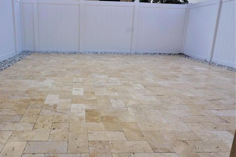 Townhouse in Hialeah, Florida 3 bedrooms, 143.07 sq.m. № 1821997 - photo 23
