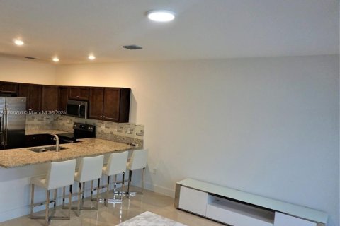 Townhouse in Hialeah, Florida 3 bedrooms, 143.07 sq.m. № 1821997 - photo 12