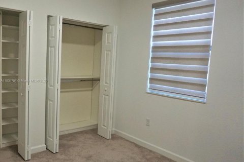Townhouse in Hialeah, Florida 3 bedrooms, 143.07 sq.m. № 1821997 - photo 20