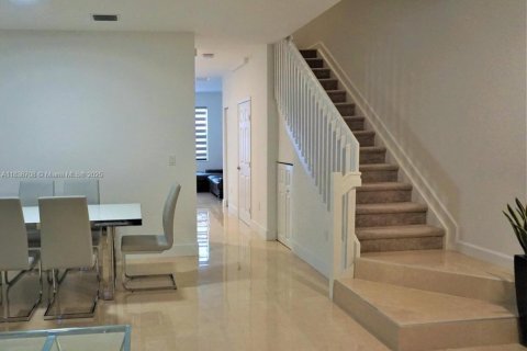 Townhouse in Hialeah, Florida 3 bedrooms, 143.07 sq.m. № 1821997 - photo 7