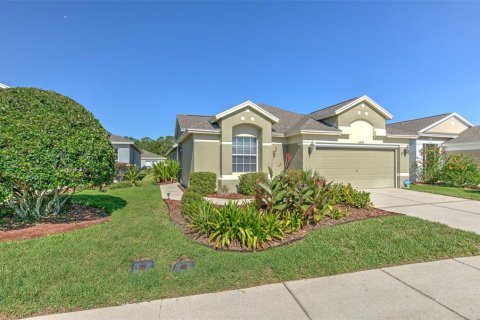 House in Wesley Chapel, Florida 3 bedrooms, 162.95 sq.m. № 1792693 - photo 1