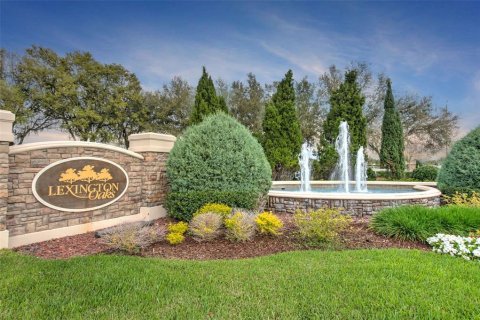 House in Wesley Chapel, Florida 3 bedrooms, 162.95 sq.m. № 1792693 - photo 8