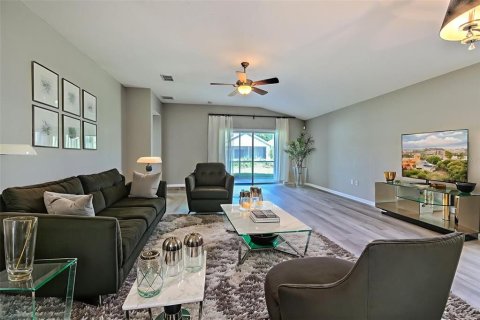 House in Wesley Chapel, Florida 3 bedrooms, 162.95 sq.m. № 1792693 - photo 2