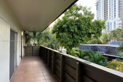 Copropriété à vendre à Miami, Floride: 2 chambres, 96.99 m2 № 1712310 - photo 4