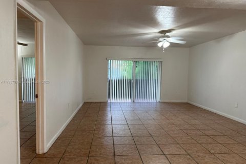 Copropriété à vendre à Miami, Floride: 2 chambres, 96.99 m2 № 1712310 - photo 8