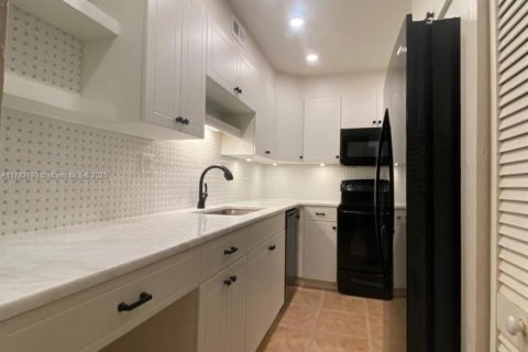 Copropriété à vendre à Miami, Floride: 2 chambres, 96.99 m2 № 1712310 - photo 3