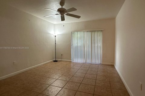 Copropriété à vendre à Miami, Floride: 2 chambres, 96.99 m2 № 1712310 - photo 11