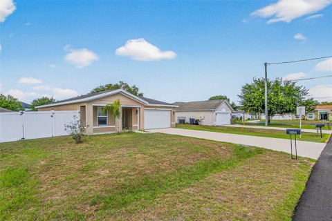 Villa ou maison à vendre à Kissimmee, Floride: 3 chambres, 162.02 m2 № 2142934 - photo 3