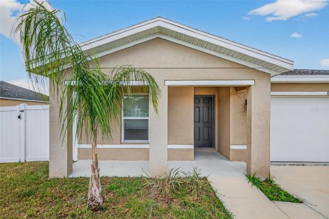 Villa ou maison à vendre à Kissimmee, Floride: 3 chambres, 162.02 m2 № 2142934 - photo 2