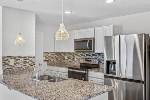 Villa ou maison à vendre à Kissimmee, Floride: 3 chambres, 162.02 m2 № 2142934 - photo 8