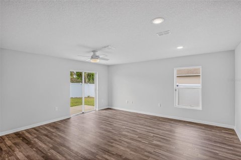 Villa ou maison à vendre à Kissimmee, Floride: 3 chambres, 162.02 m2 № 2142934 - photo 13
