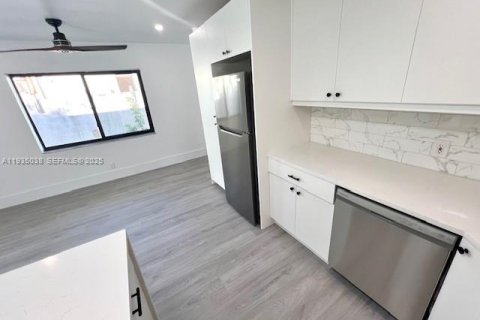 Villa ou maison à louer à Pompano Beach, Floride: 2 chambres, 106.84 m2 № 1993205 - photo 9